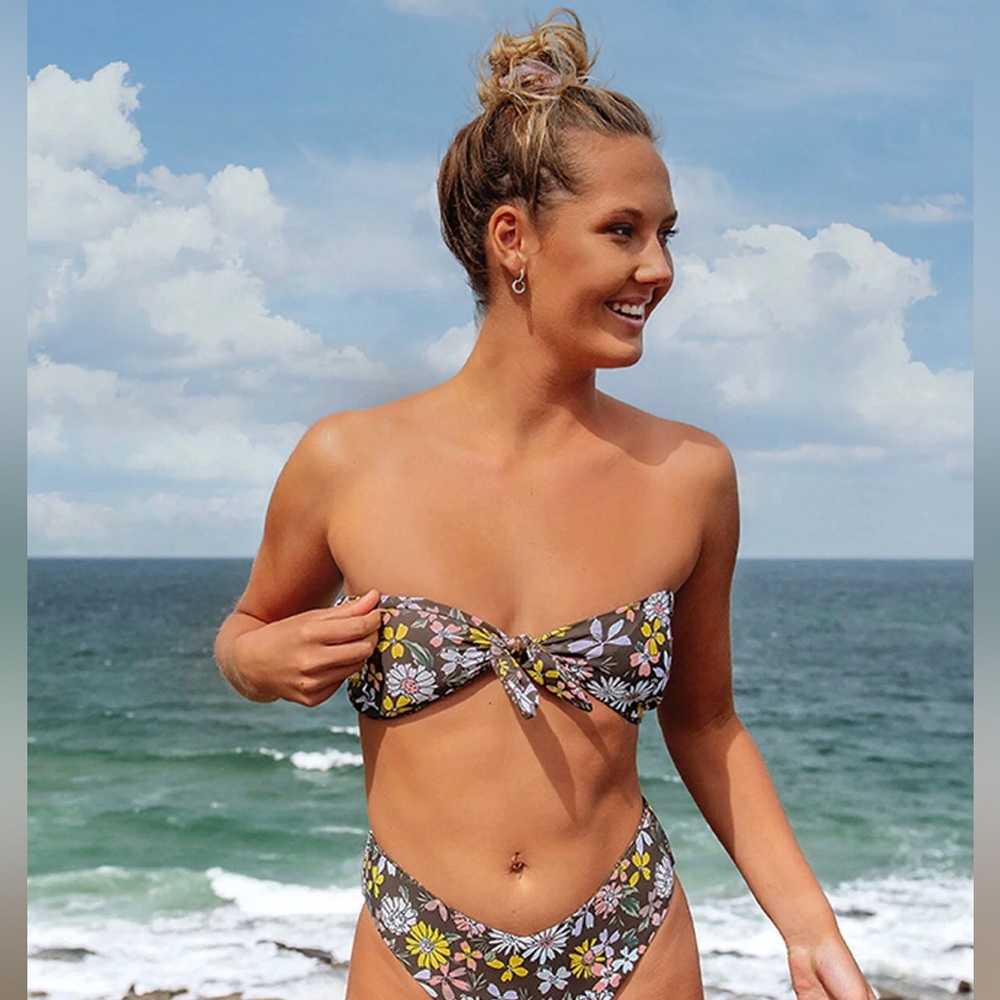 Volcom bikini top (L) - Picture 8 of 10